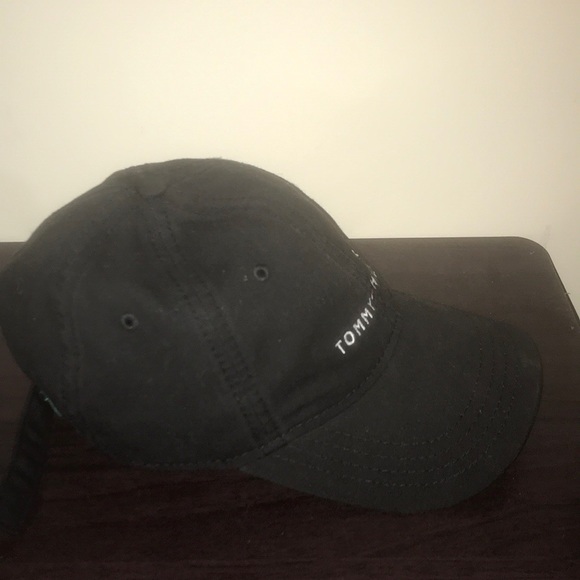 Black Tommy Hilfiger dad hat - Picture 3 of 3